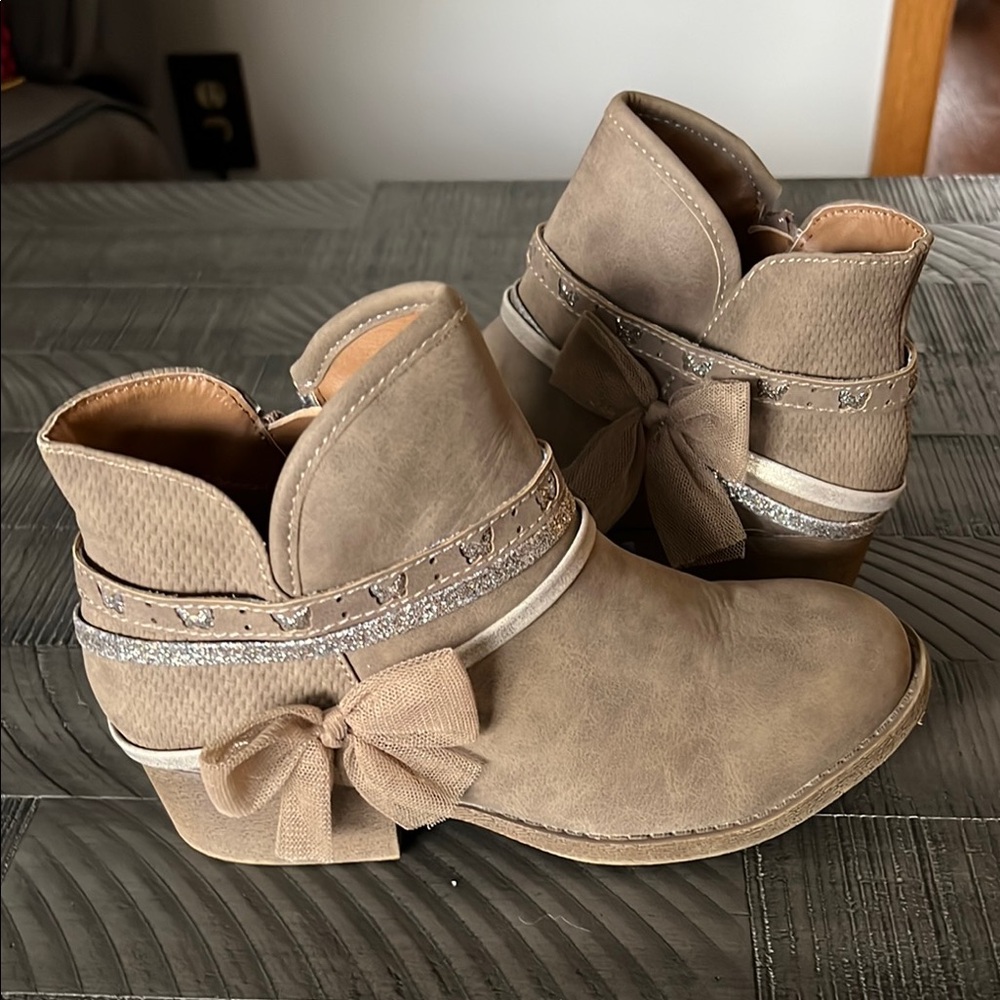 Jellypop Stylish Girl’s Ankle Boots with Bow
